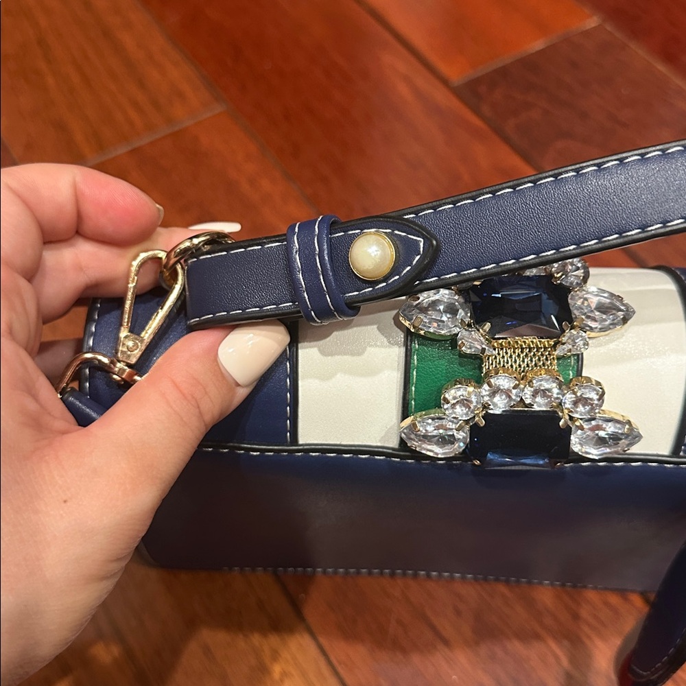 Beautiful handbag - Picture 8 of 11